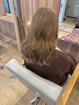 ミルクティーベージュ