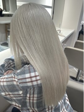 アイトーキョー 名古屋2nd(AI TOKYO) ホワイト/シルバー/顔周りカット/韓国/[栄/矢場町]