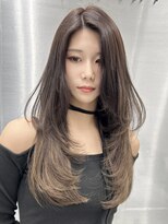 ロムーク 表参道(LOMKH)&nbsp;ロングレイヤーカット顔周りシールエクステ冬ヘーゼルグレージュ