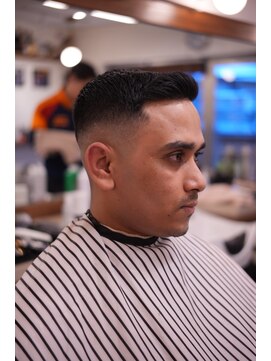 ザチョップショップ キチジョウジ(THE CHOP SHOP KICHIJOJI) テーパーフェードスキンフェードカットシェービング吉祥寺理容室