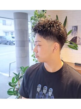 ヘアーサロン カヴィエ(hair salon covie) テーパーフェード　スパイキーショート　学生カット