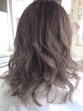 フェリシータ 服部店(felicita) グレイアッシュグラデーションカラーにカラーチェンジ