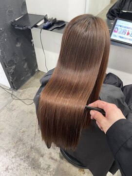 ココ 本八幡(KOKO) 黒髪クラゲヘアーオリーブグレー小顔ココアベージュロングヘア