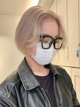 ベレーザ 渋谷(BELEZA) 2364外国人風カラー3Dハイライトバニラベージュセンター分けボブ