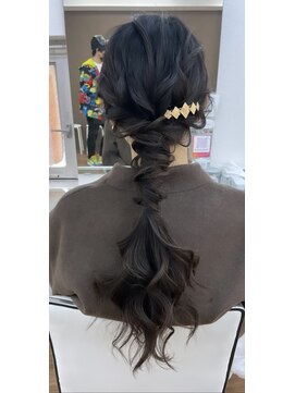 リレーション(Relation) 編みおろしポニー