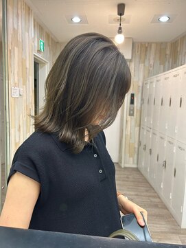 ナンバー リコ 名駅 ジャム 名古屋(N° rico JAM) 外ハネミディアム　アッシュ　グレージュ　バレイヤージュ