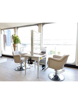 プライベート空間でのマンツーマン施術で、髪も心もリフレッシュ♪心地の良いひとときを。