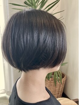 クローバー(clover)の写真/計算されたヘアデザインで、凛とした大人可愛いが叶う♪