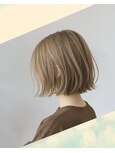 大人可愛く垢抜けるミルクティーベージュ×外ハネボブ 30代40代