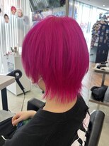 サロウィン 新潟万代店(SALOWIN)&nbsp;ビビッドピンクカラー ウルフカット