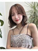 美髪レイヤーカットオリーブグレージュグレージュカラー顔まわり