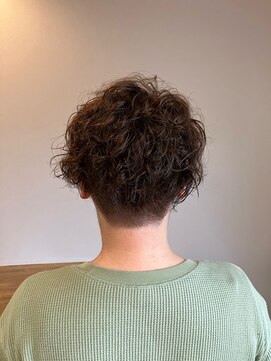 リポゾ(Riposo.) 大人ショート・ふわふわパーマ・ラベンダーアッシュ