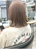 タッセルボブ切りっぱなしボブ外ハネボブベージュダブルカラー