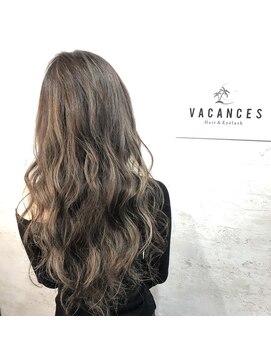 バカンス(VACANCES) ロング グレージュハイライト