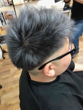 エリュシオンジョイ(Elysian JOY) フェードカット シルバーカラー