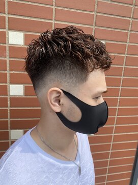 コワファースト 大分(COIFF1RST) フェードカット、パーマ