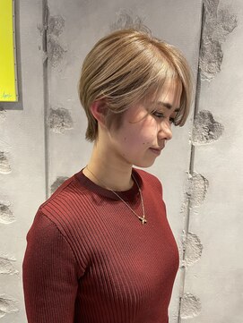 ヴェル(Vel.) ベージュカラーショート