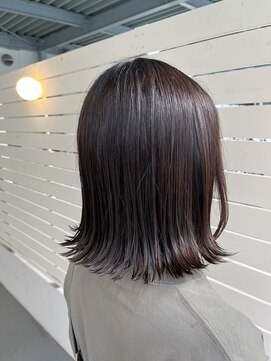 シダ(sida) 「外ハネレイヤーボブ」　鹿毛