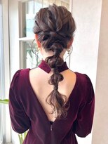 ポジ(poji)&nbsp;アレンジ　艶髪　髪質改善　ヘアセット　編みおろし　顔まわり