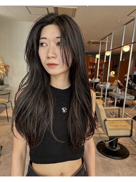 ノラギンザユー(NORA GINZA/U) 細めハイライトグレージュハイライトオフィスで浮かない