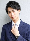 スーツ短髪ツーブロック束感モテる黒髪シークレットパーマ流行