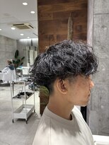 ミリ(milli Produce by ITAKURA)&nbsp;波巻きツイストスパイラルパーマ