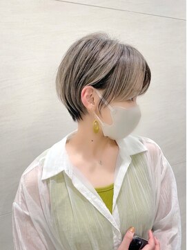 オト(oto) くびレイヤーショートボブ前下がりハイトーン20代30代40代