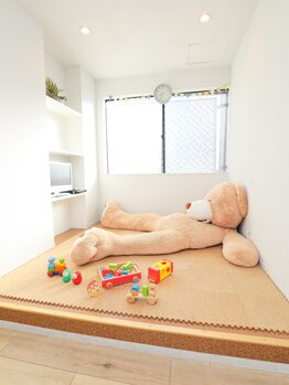 クマ(kuma.)の写真/お子様連れも大歓迎！キッズスペース有◎トレンド×個性を取り入れたお客様の理想スタイルをご提案します♪