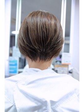 シーハウス(C-HOUSE) こなれ感UP!ハイライトが映える大人の隠れツーブロック