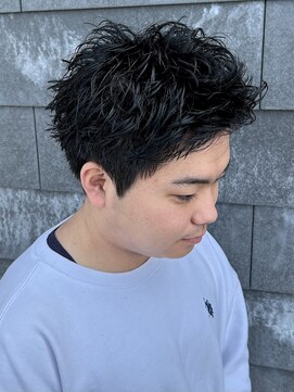 ヒュイル バイ ニアウ(Hwyl by Niau) スパイキーショートツイストスパイラルパーマメンズカットパーマ