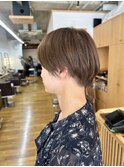 アッシュベージュハンサムショート丸みショート