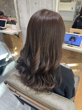 パダ(PADA) 綺麗なベージュヘア