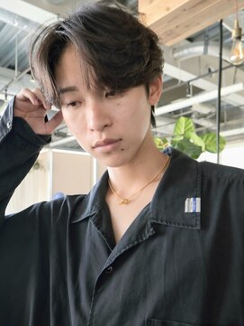 ディッセンバー 神宮前(December) ニュアンスルーズパーマフェザーウルフ波打ちセンターパート渋谷