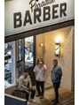 パラダイス バーバー(Paradise BARBER)&nbsp;外椅子は喫煙スペースとして使って下さい。
