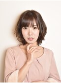 やわらかベージュ系カラー×ふんわりボブ