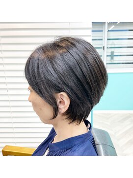 ホロー(Hollow) コンパクトショートボブ