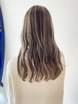 オンフリーク(on Fleek) ハイライトグレージュ