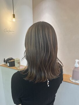 ゴカン(Gokan) ベージュ×バレイヤージュ