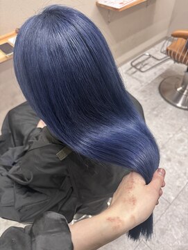 シカ 神戸三宮元町店(Cica) ブルー ネイビー 寒色 透明感 ブリーチ 三宮