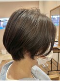 赤味消し艶カラー×ナチュラルショート