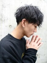 ツーブロック/波打ちパーマ/黒髪