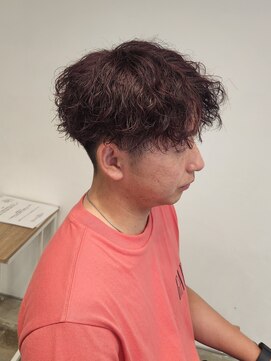 ニアウ 伊勢崎連取店(Niau) 刈り上げショートセンターパート波巻きスパイラルパーマ