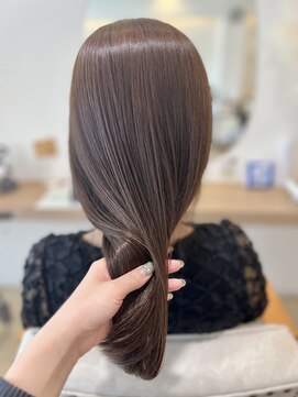 シー(she.) やわらかベージュ マロンベージュ くすみベージュ