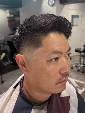 フェザーアップ/スキンフェード/サイドパート