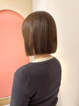 ヒビヲ(HIBIO) 切りっぱなしボブタッセルボブダブルカラーオリーブベージュ