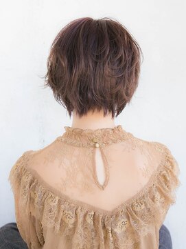 ルティア(Lutia) ショートボブ ハイライト アッシュベージュ