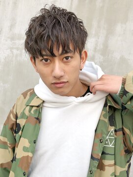 キアラ(Kchiara) 束感刈り上げマッシュ×スパイラルパーマ