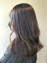 クベル(Kuvel) オルチャン巻ロングヘアスタイル