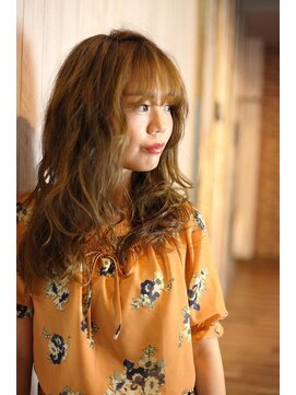 ヘアーデザイン ディードット ウル(D. ulu) ミディアムレイヤー