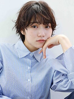 スクエアウーノ 博多(SQUARE＊UNO HAKATA)の写真/高い骨格修正カット技術で【垢抜けショート】×【小顔見せ】再現性高くご自宅のセットも簡単♪博多/白髪染
